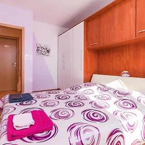 https://apartment-valentina-banjole.pula-hotels.org
