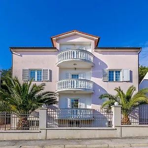 https://apartments-ori-2007.pula-hotels.org